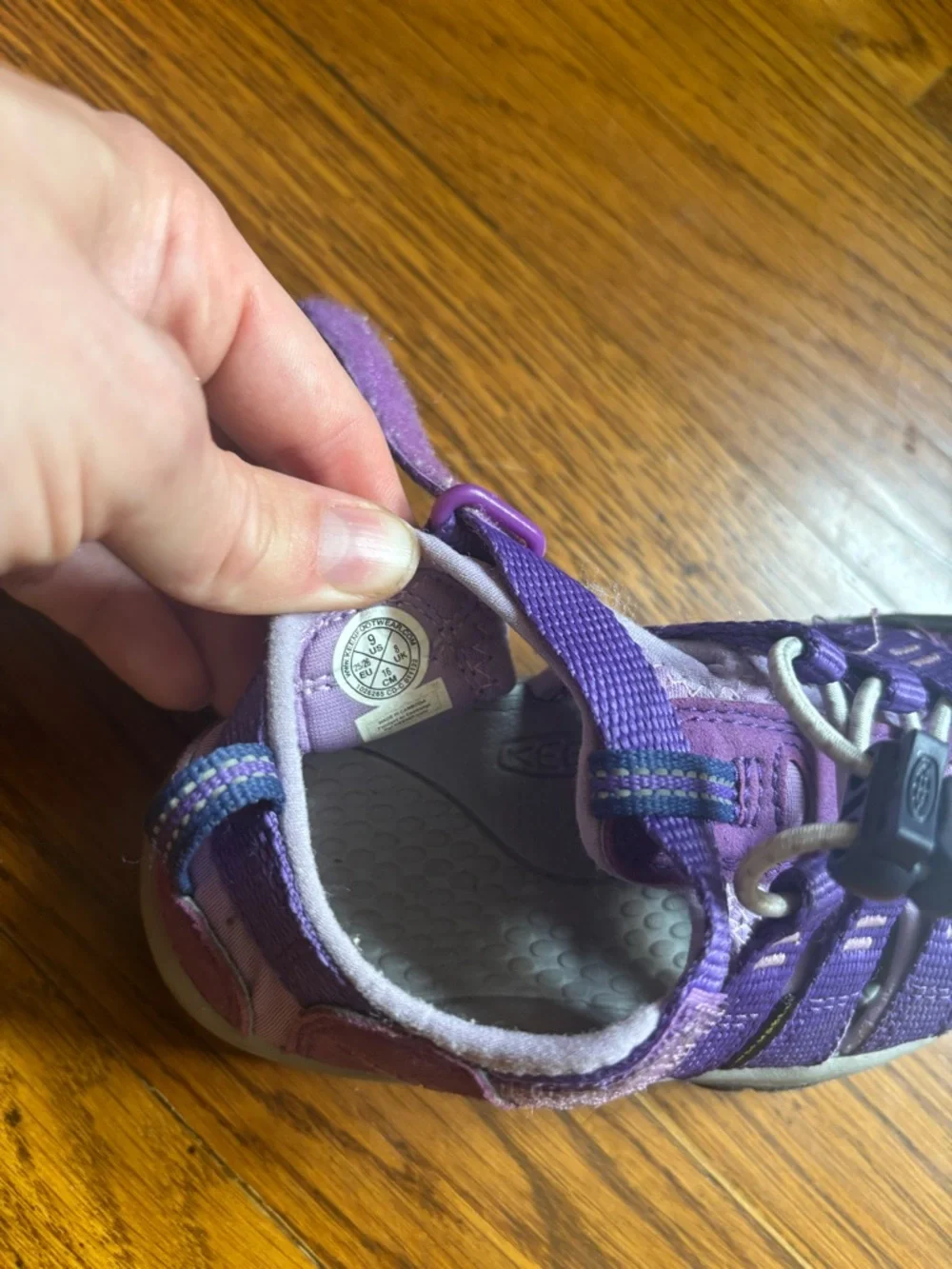 Like New! Keen Little Girls Water, Hiking, Play Shoe in Purple. Size 9.
